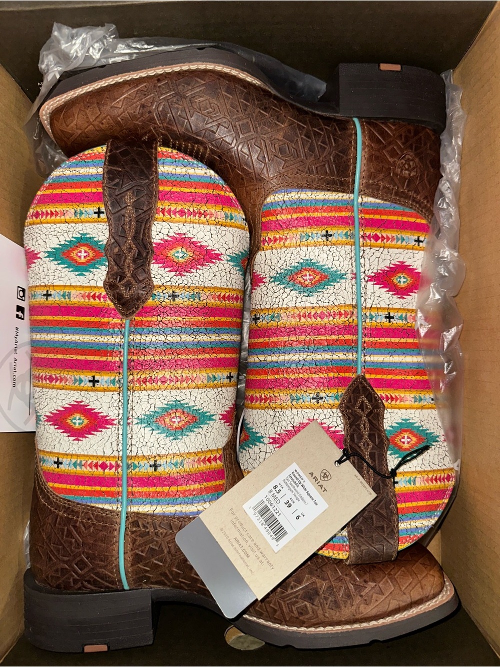 NEW Ariat Bubblegum Serape 8.5